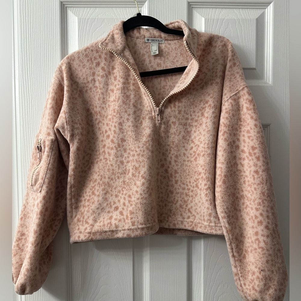 Women’s cropped quarter zip sweater size Medium